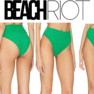 NWOT Revolve Highway Bikini Bottom in Jelly Bean
BEACH RIOT Size XL $98